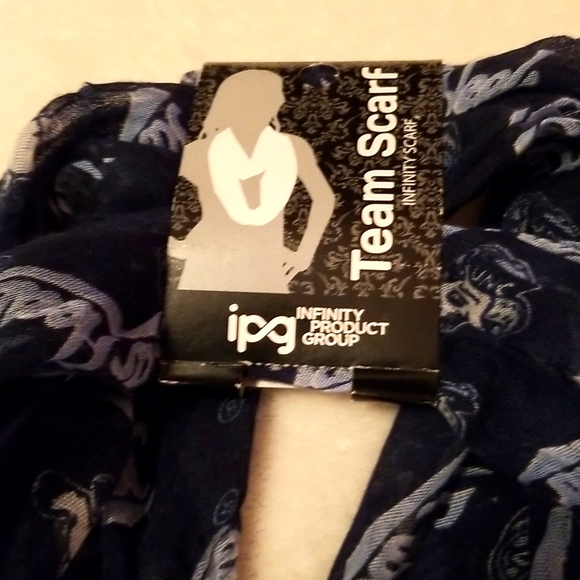 UNC Tarheel scarf - Picture 4 of 4